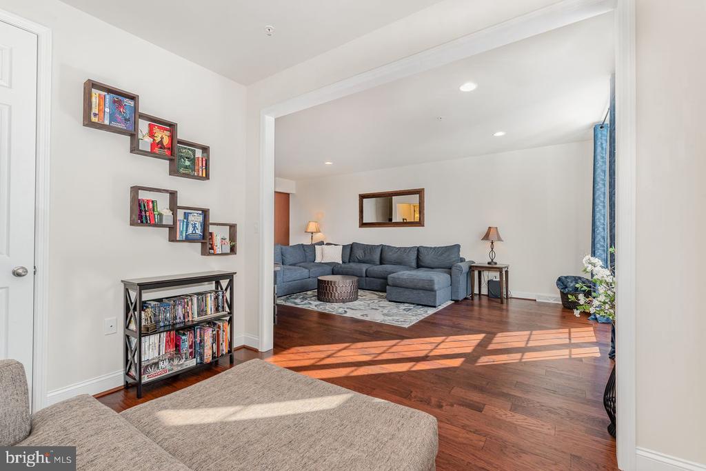 528 Rayburn Ct