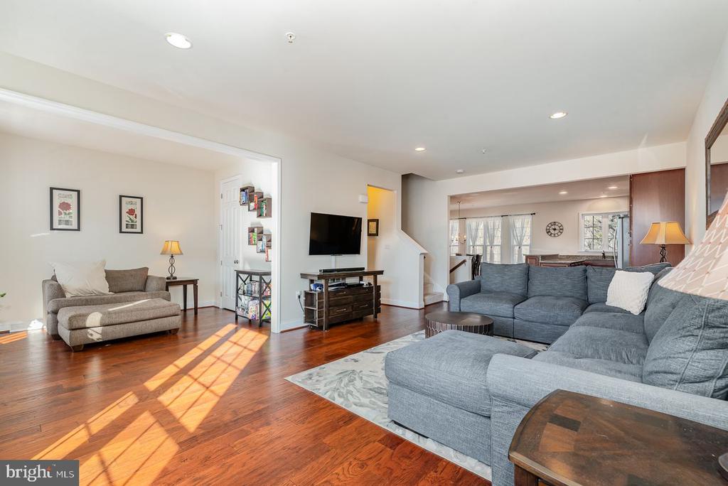 528 Rayburn Ct