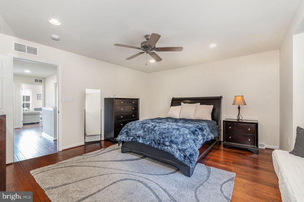 528 Rayburn Ct