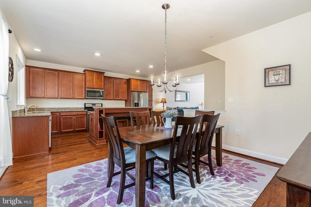 528 Rayburn Ct