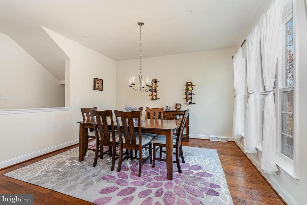 528 Rayburn Ct