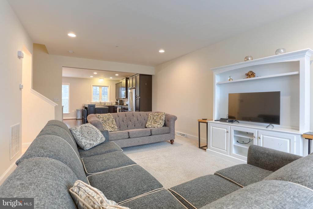 2135 Red Fox Dr