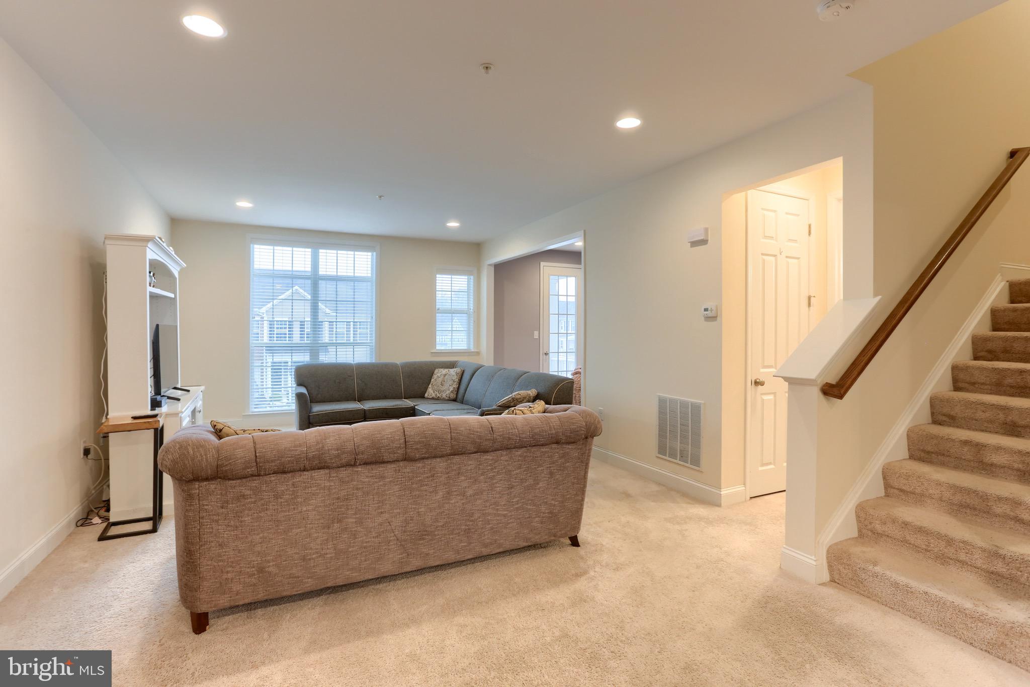 2135 Red Fox Dr