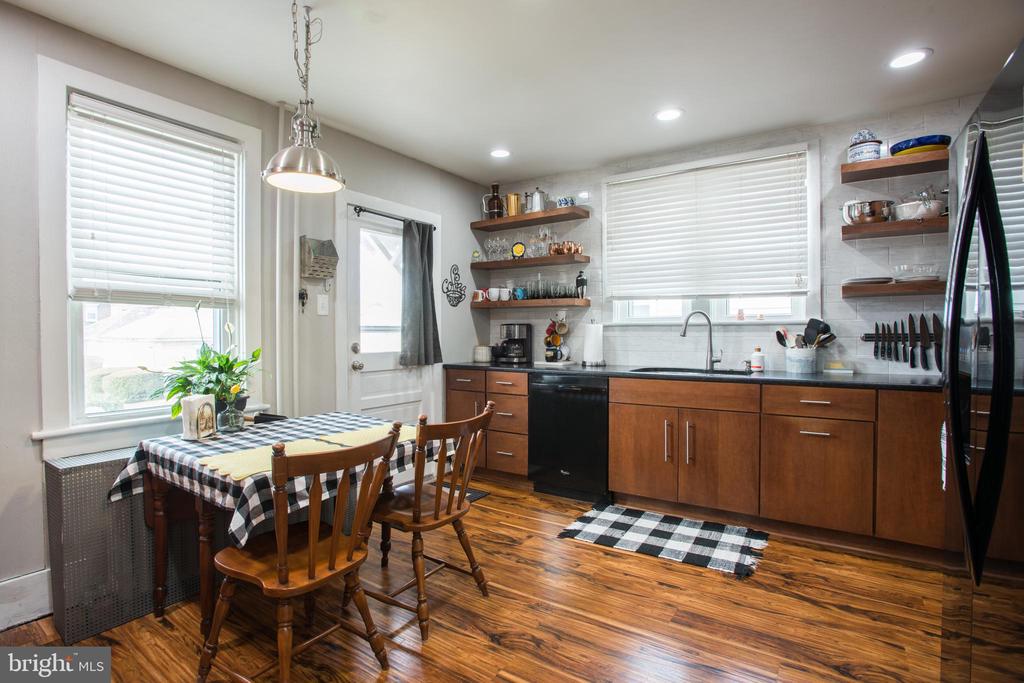 73 W Granada Ave