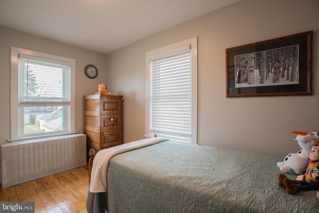 73 W Granada Ave