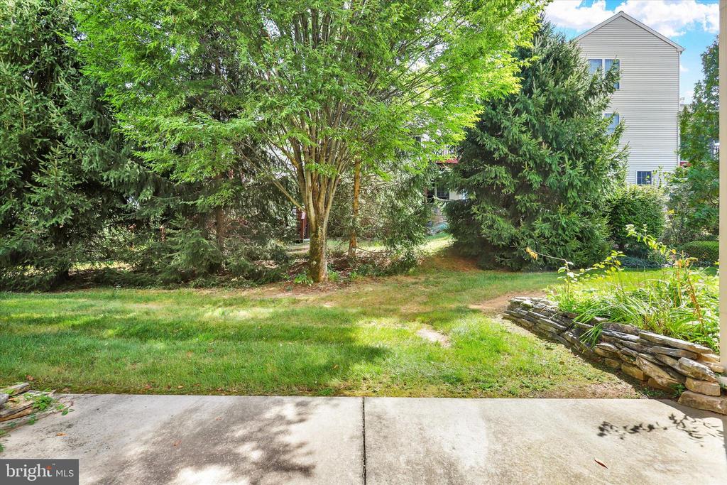712 CREEKSIDE DRIVE