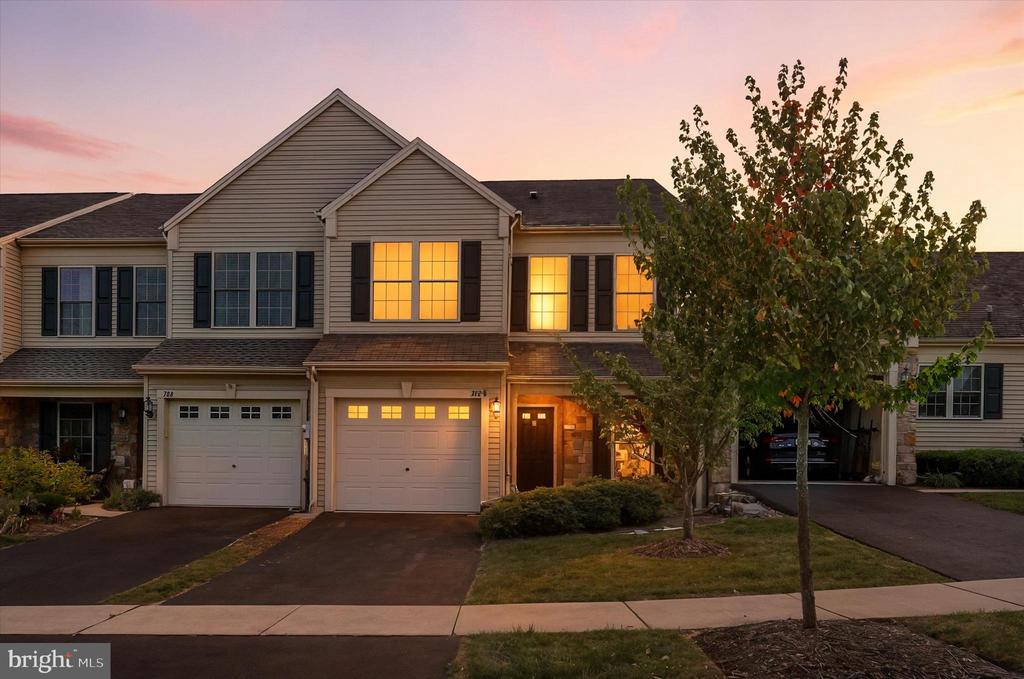 712 CREEKSIDE DRIVE