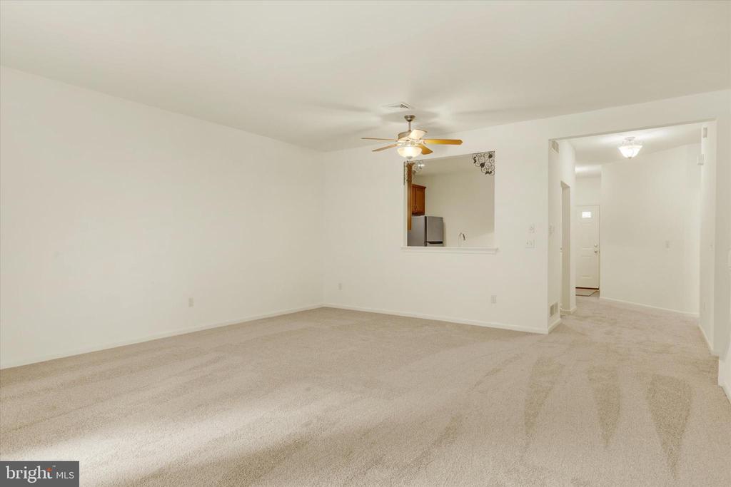 712 CREEKSIDE DRIVE