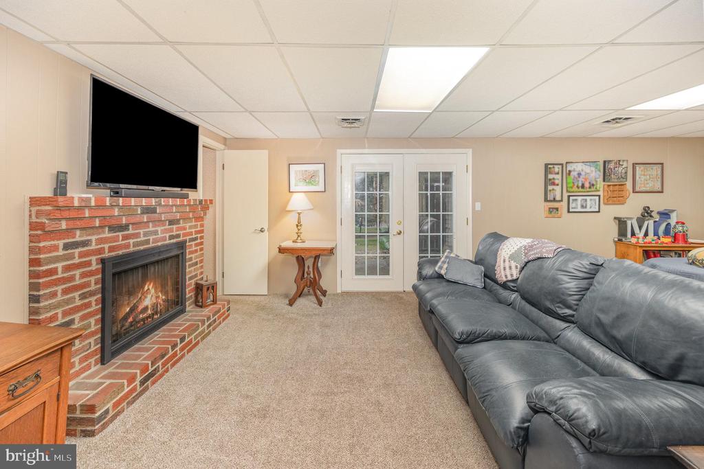 2120 SYCAMORE DRIVE
