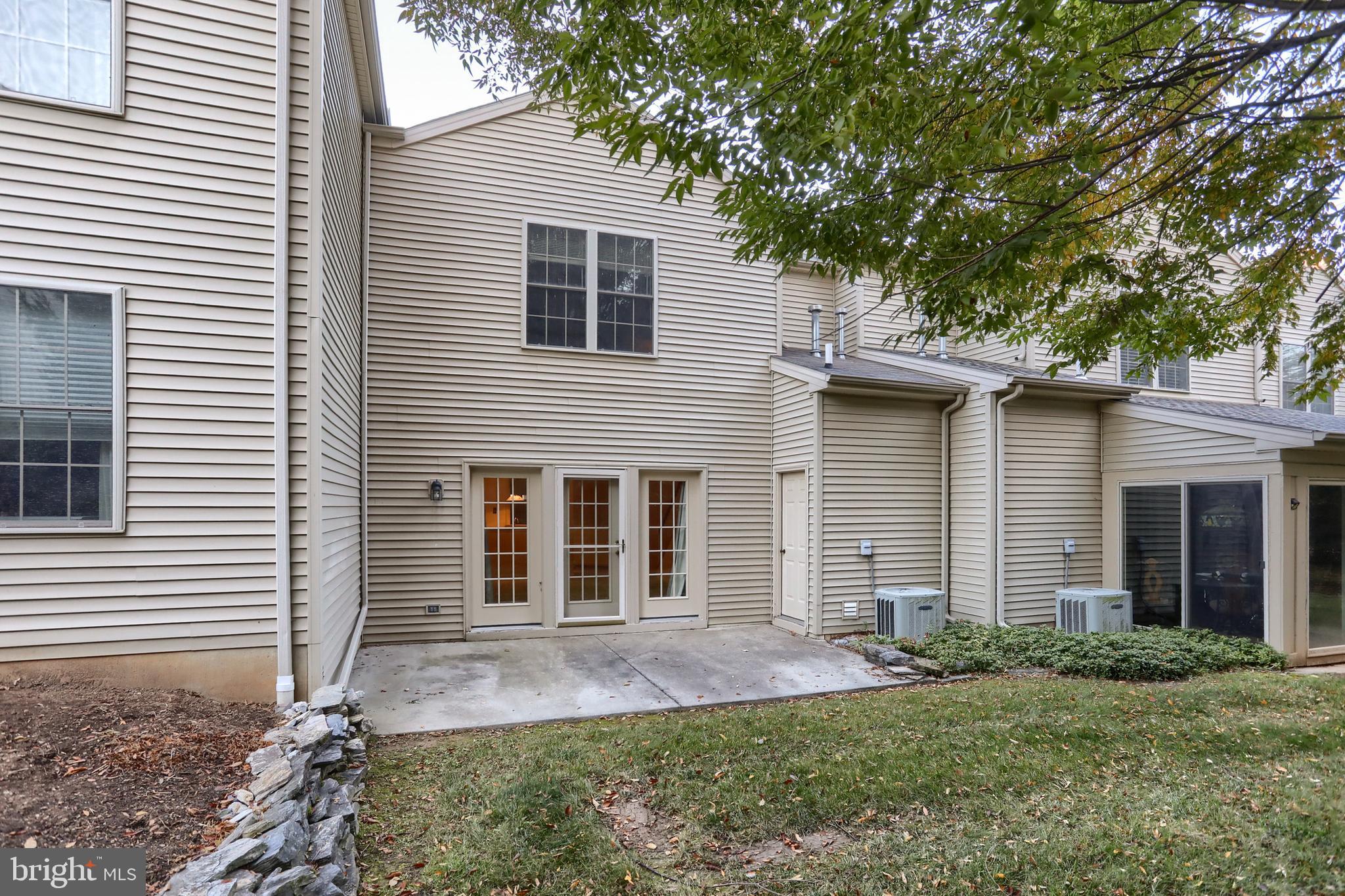 712 CREEKSIDE DRIVE