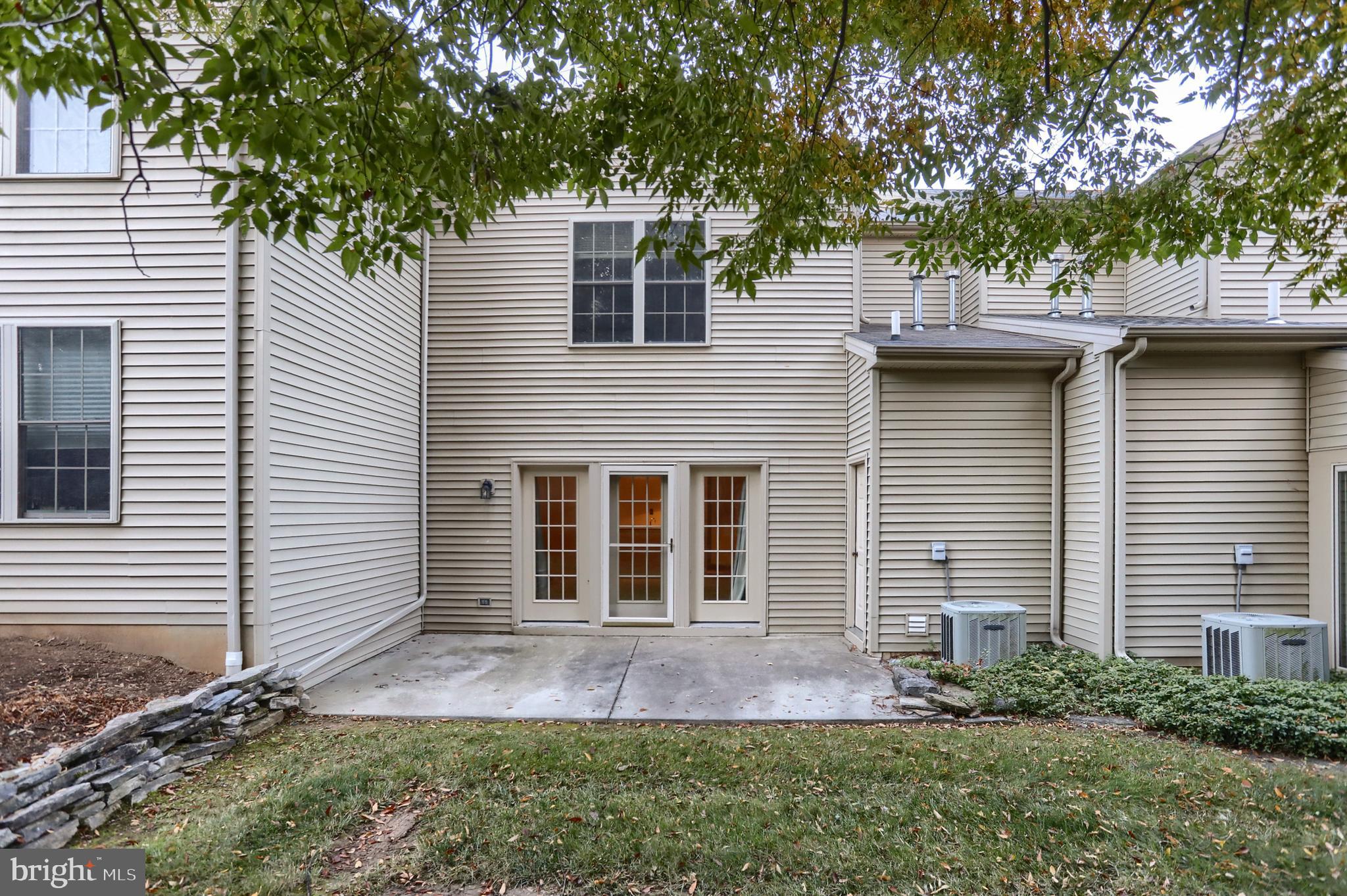 712 CREEKSIDE DRIVE