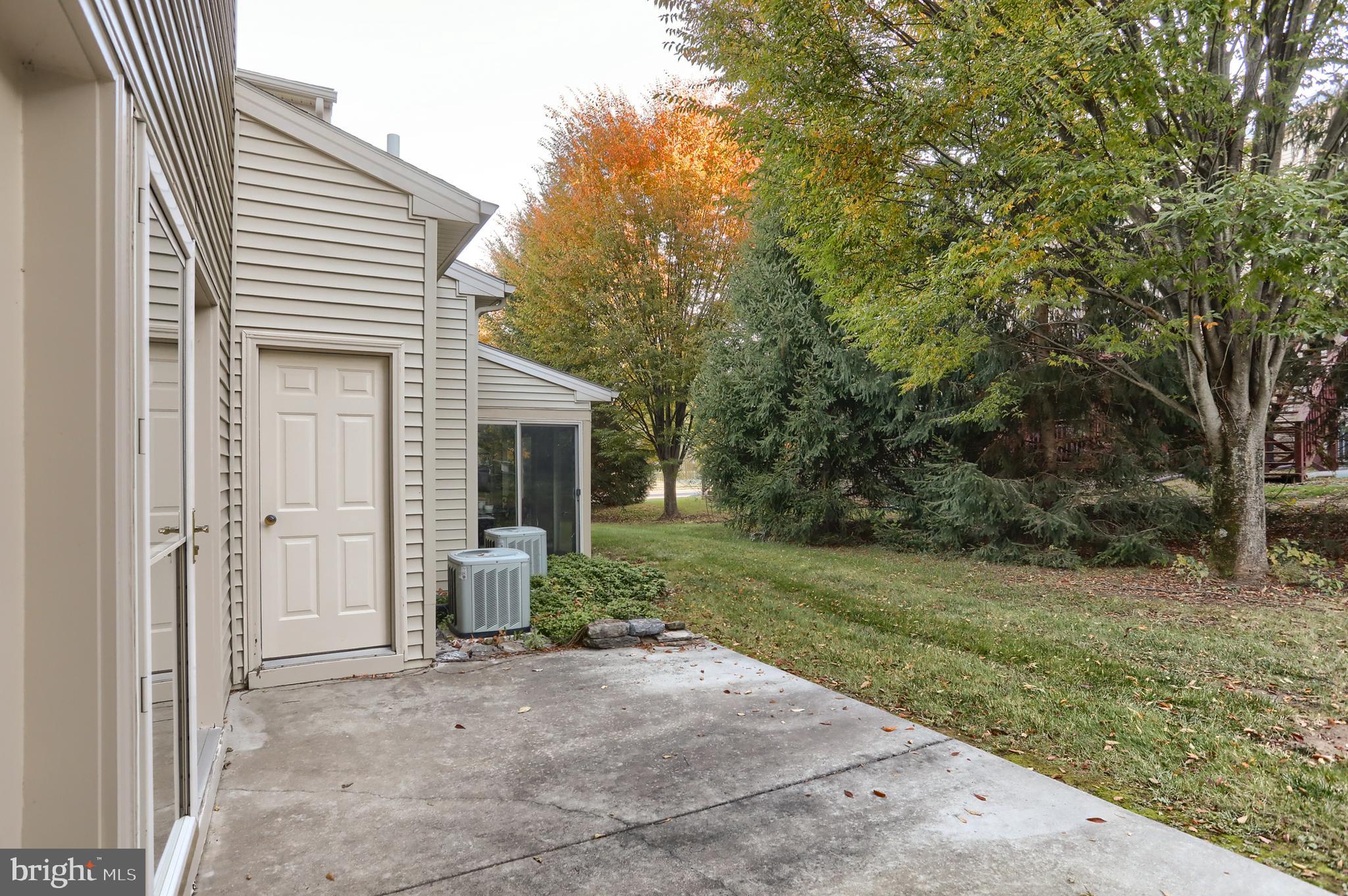 712 CREEKSIDE DRIVE