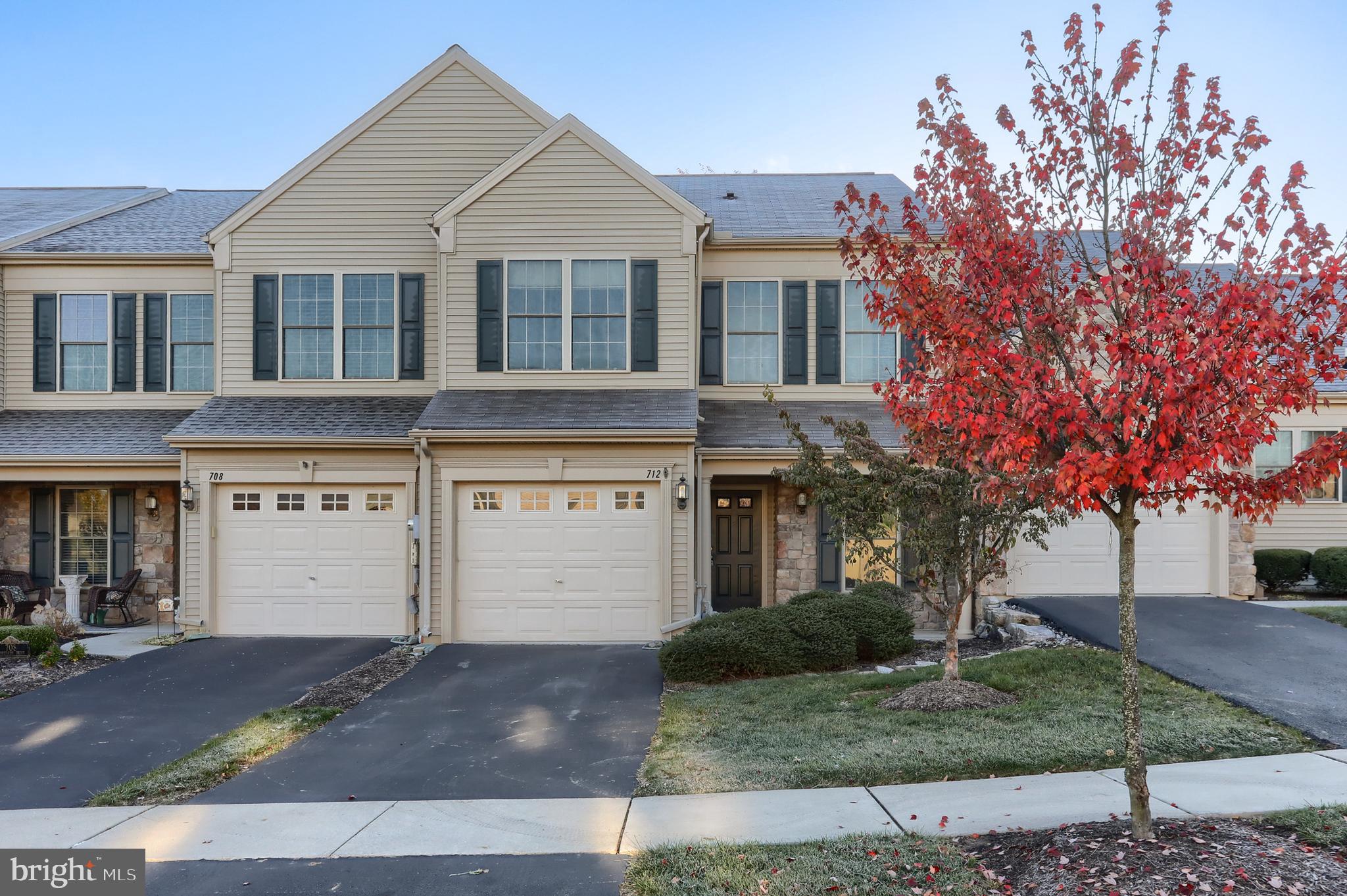 712 CREEKSIDE DRIVE