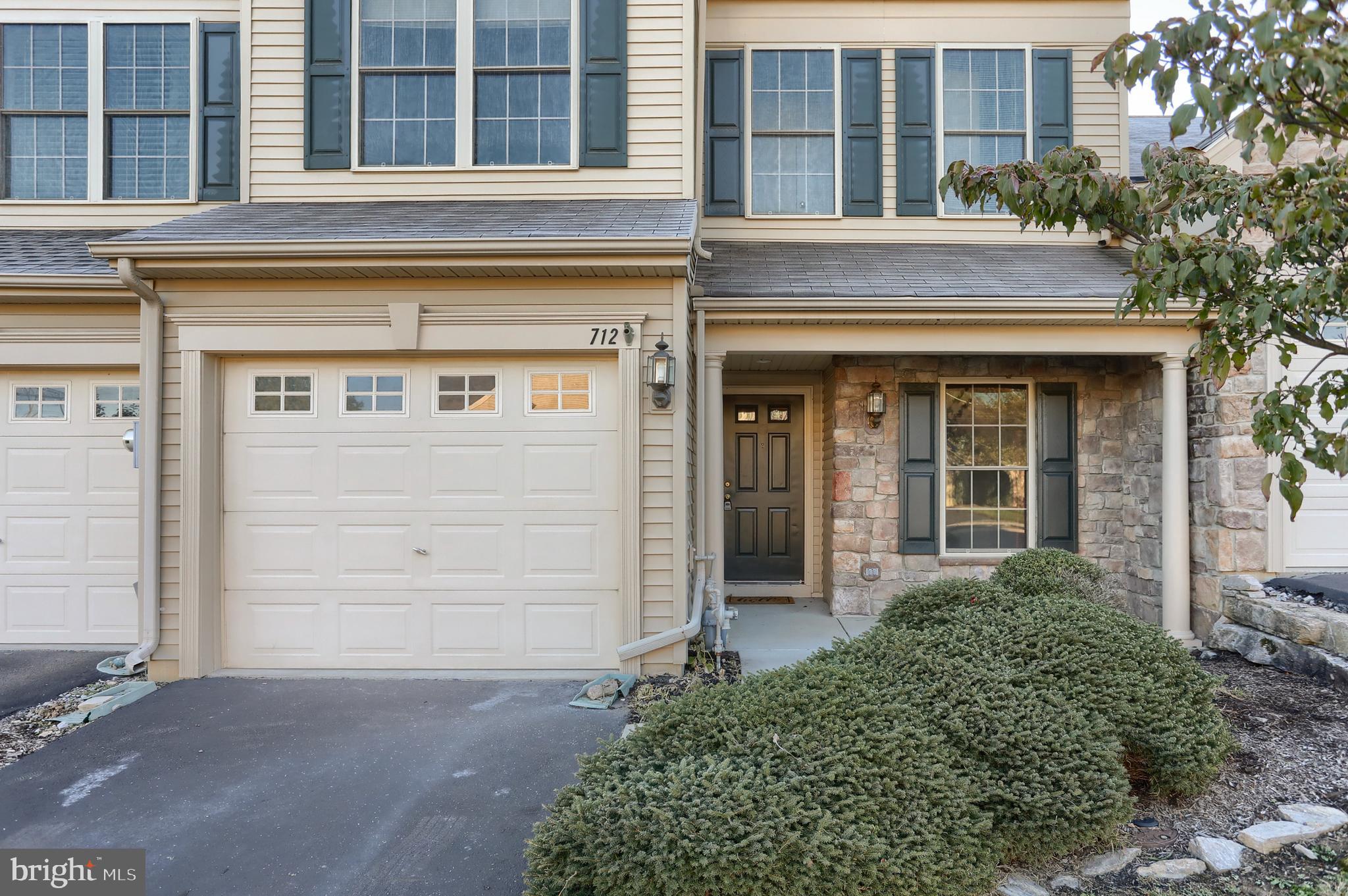 712 CREEKSIDE DRIVE