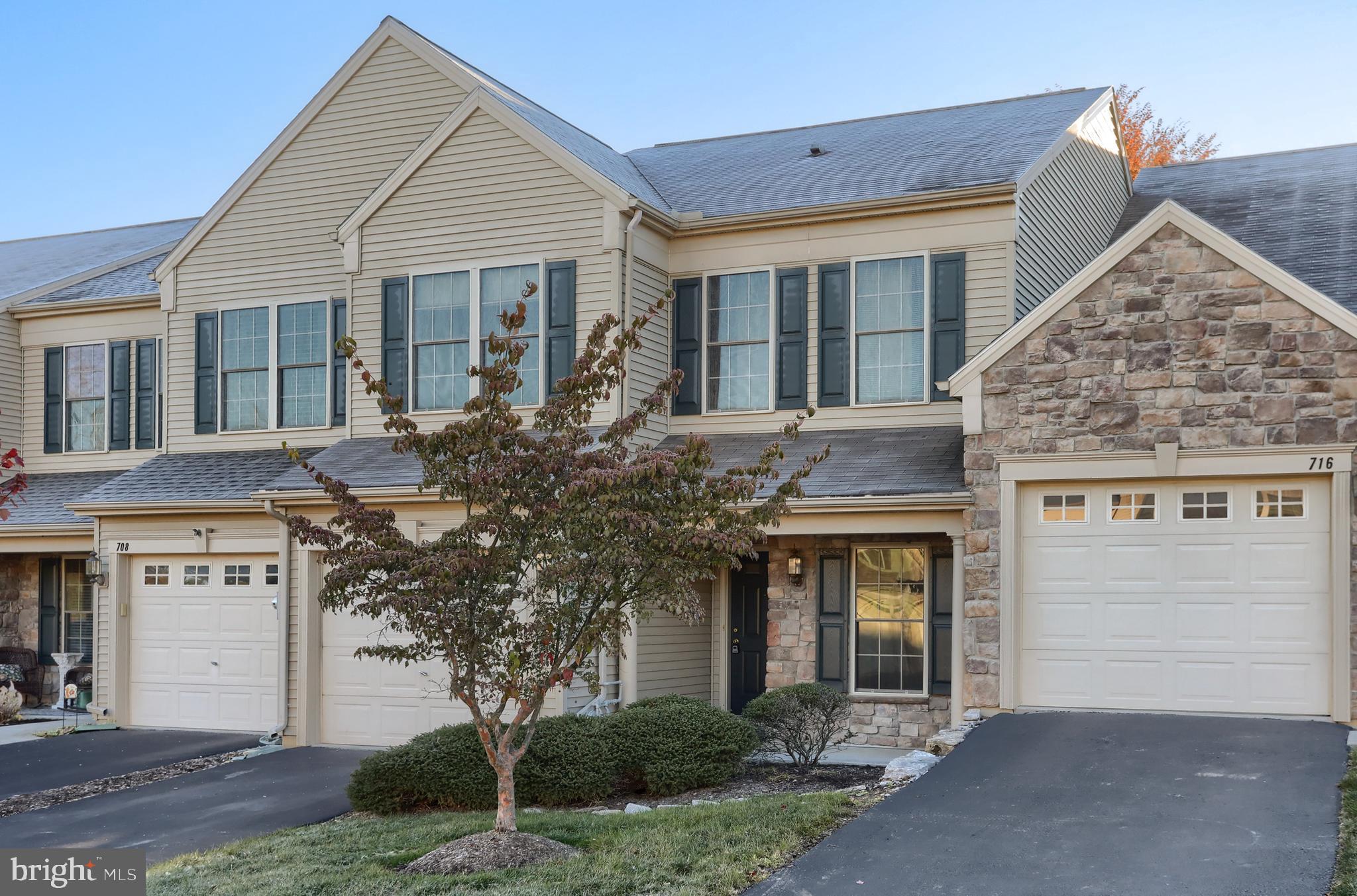 712 CREEKSIDE DRIVE
