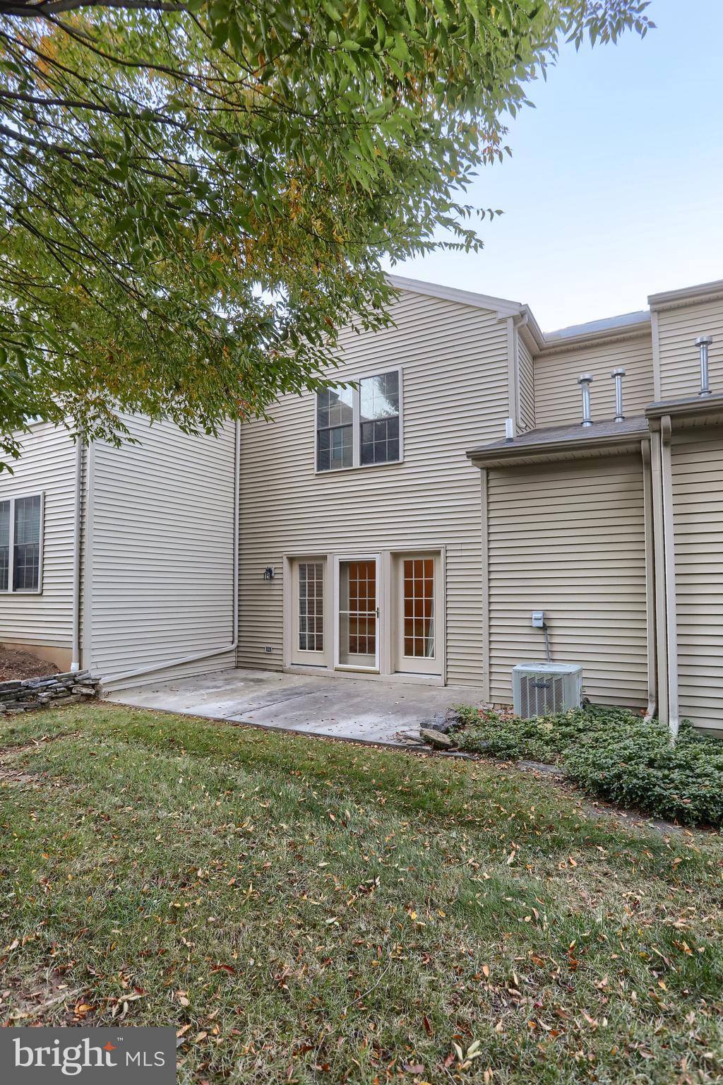 712 CREEKSIDE DRIVE