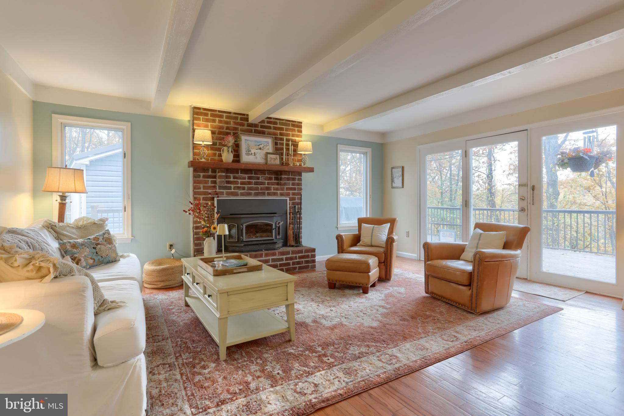 1609 SPRING HILL DRIVE