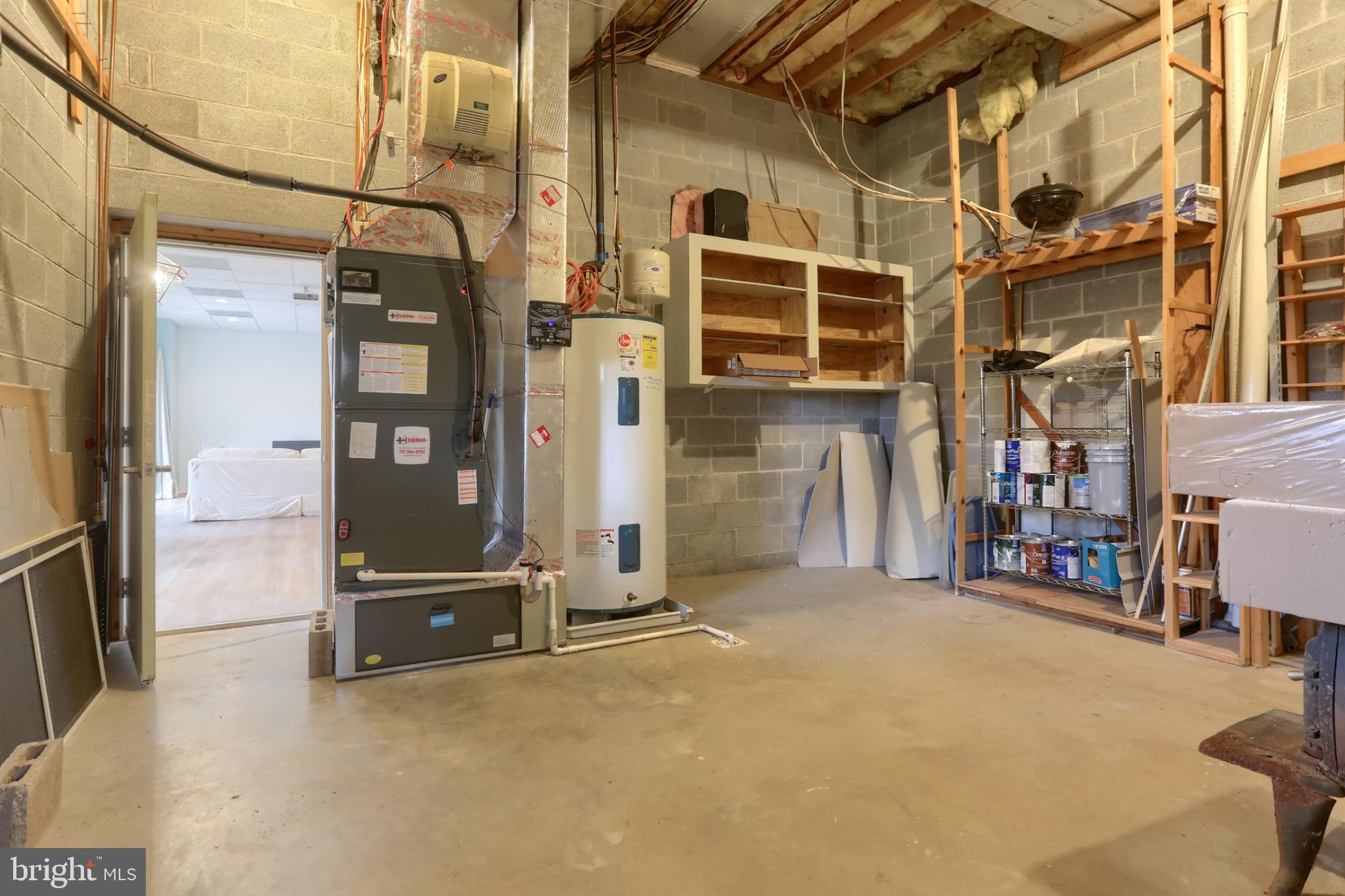 1609 SPRING HILL DRIVE