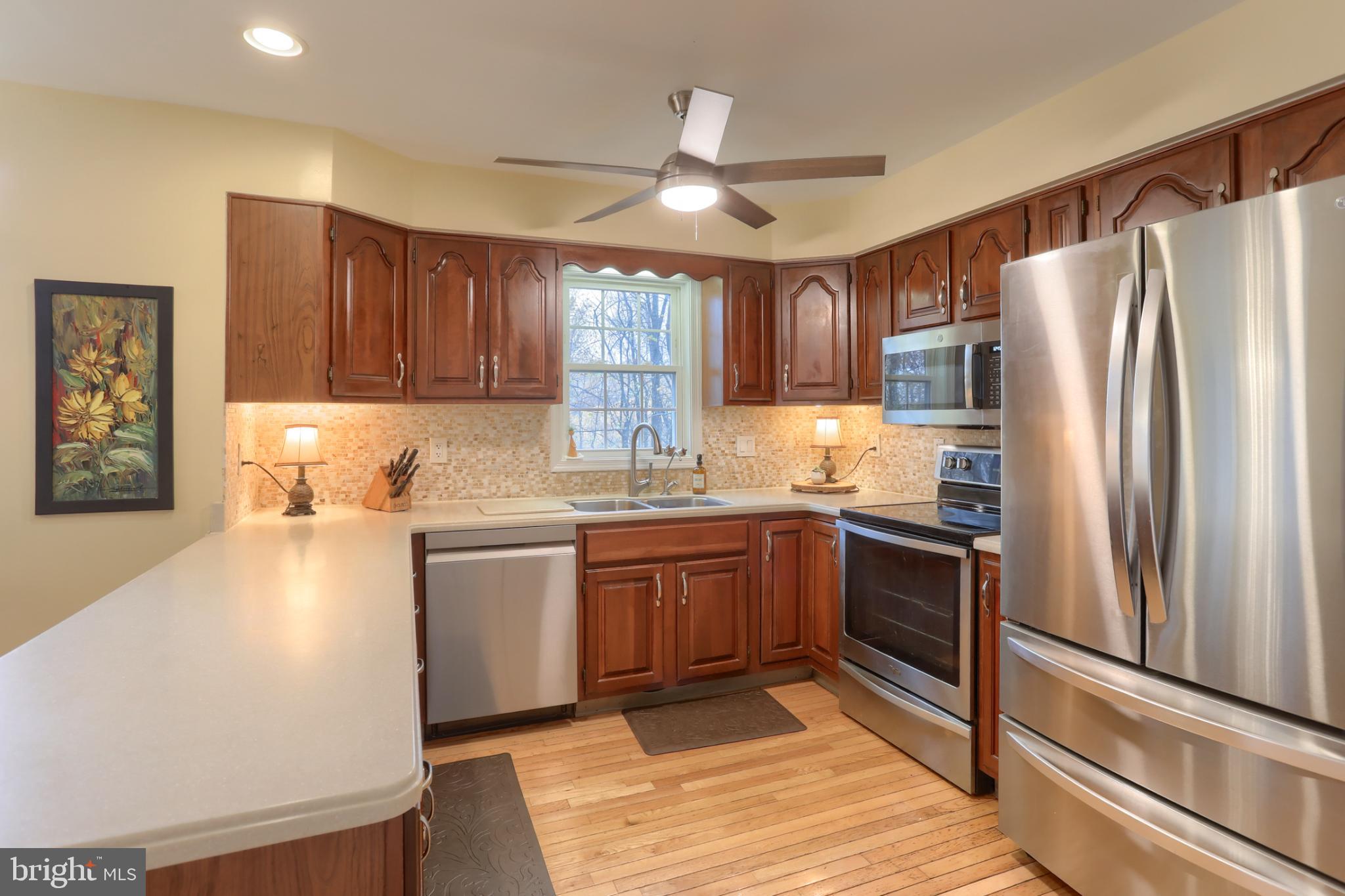 1609 SPRING HILL DRIVE