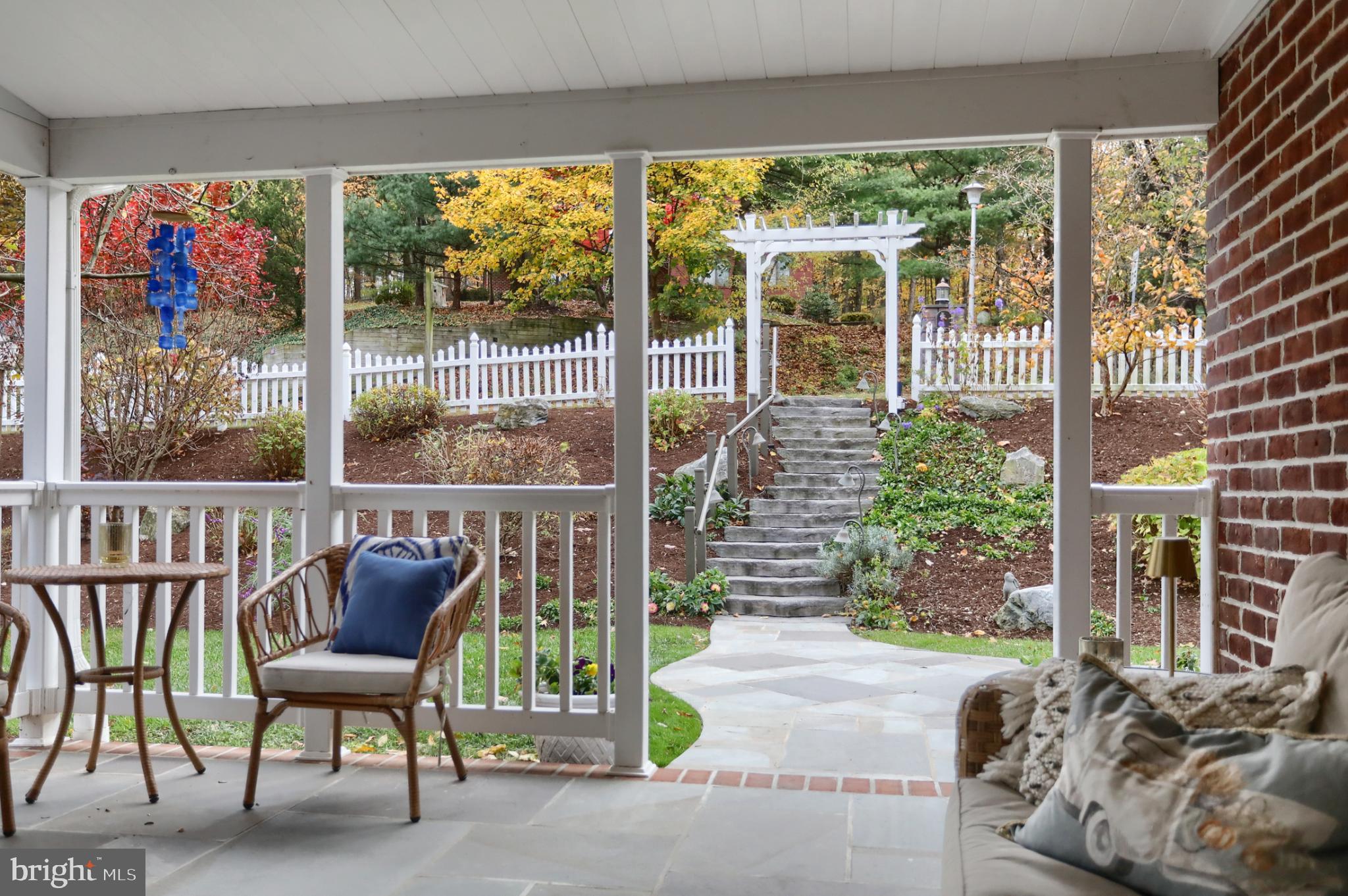 1609 SPRING HILL DRIVE