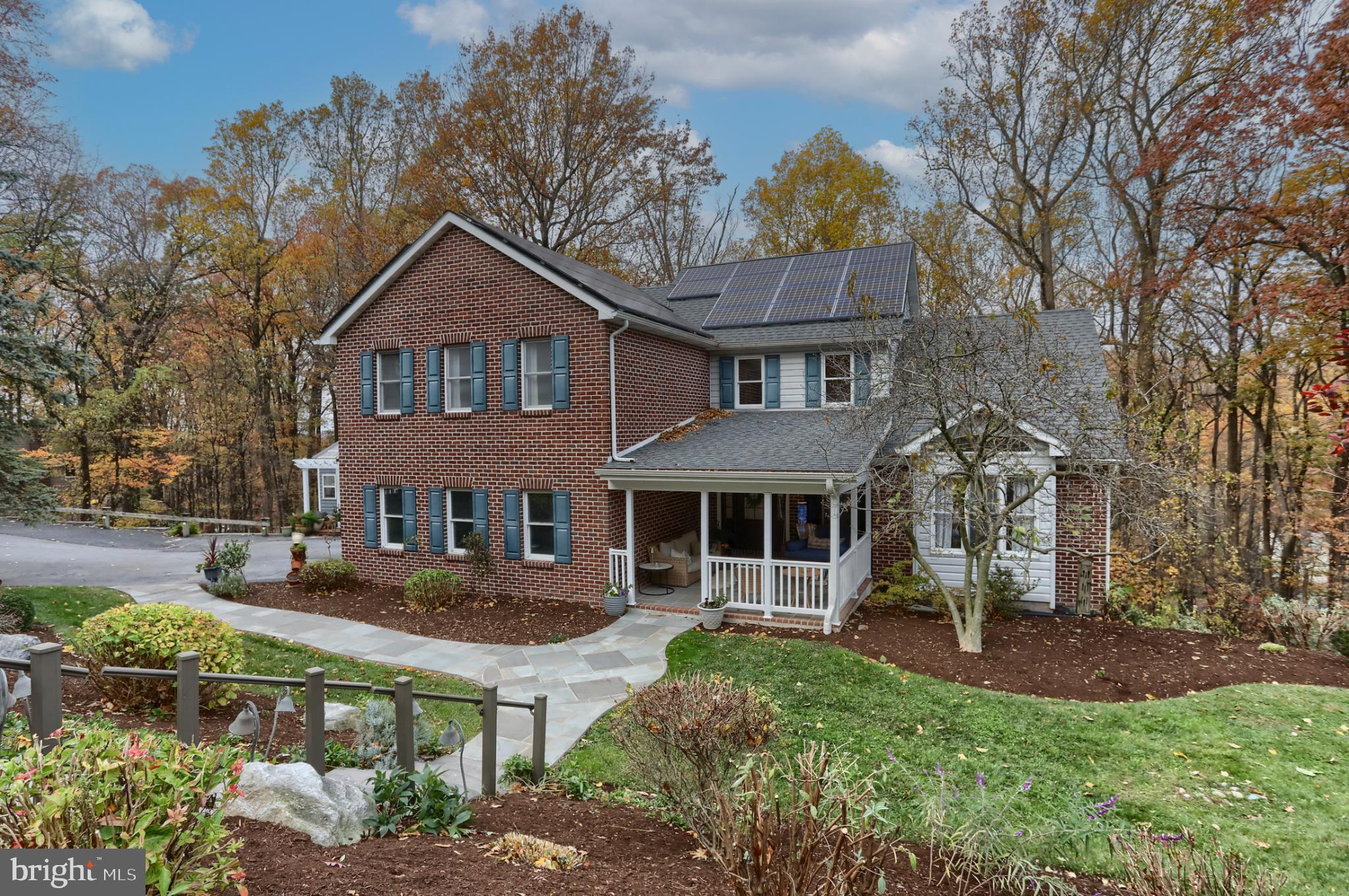 1609 SPRING HILL DRIVE