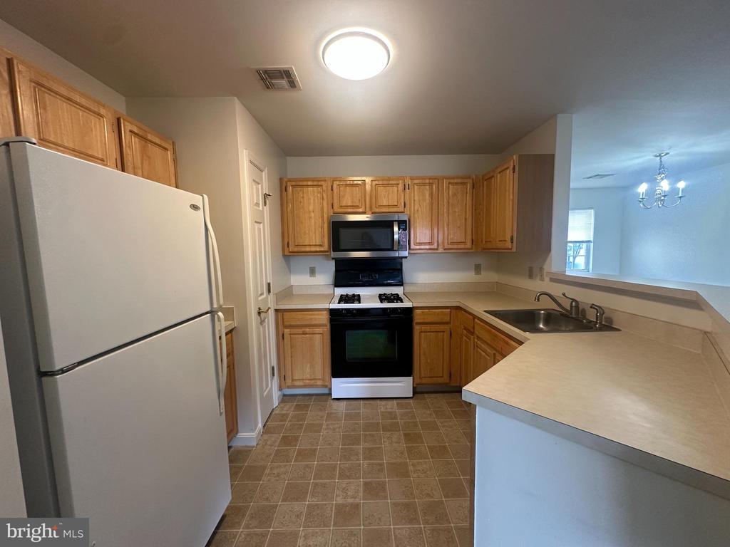 211 SPARROW ROAD