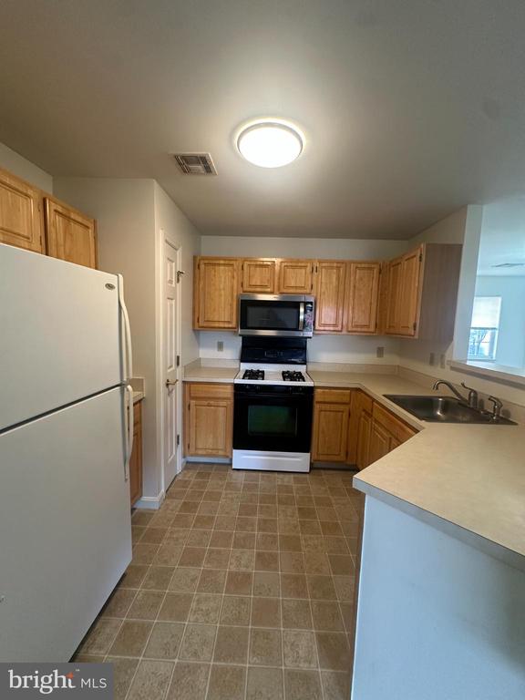 211 SPARROW ROAD