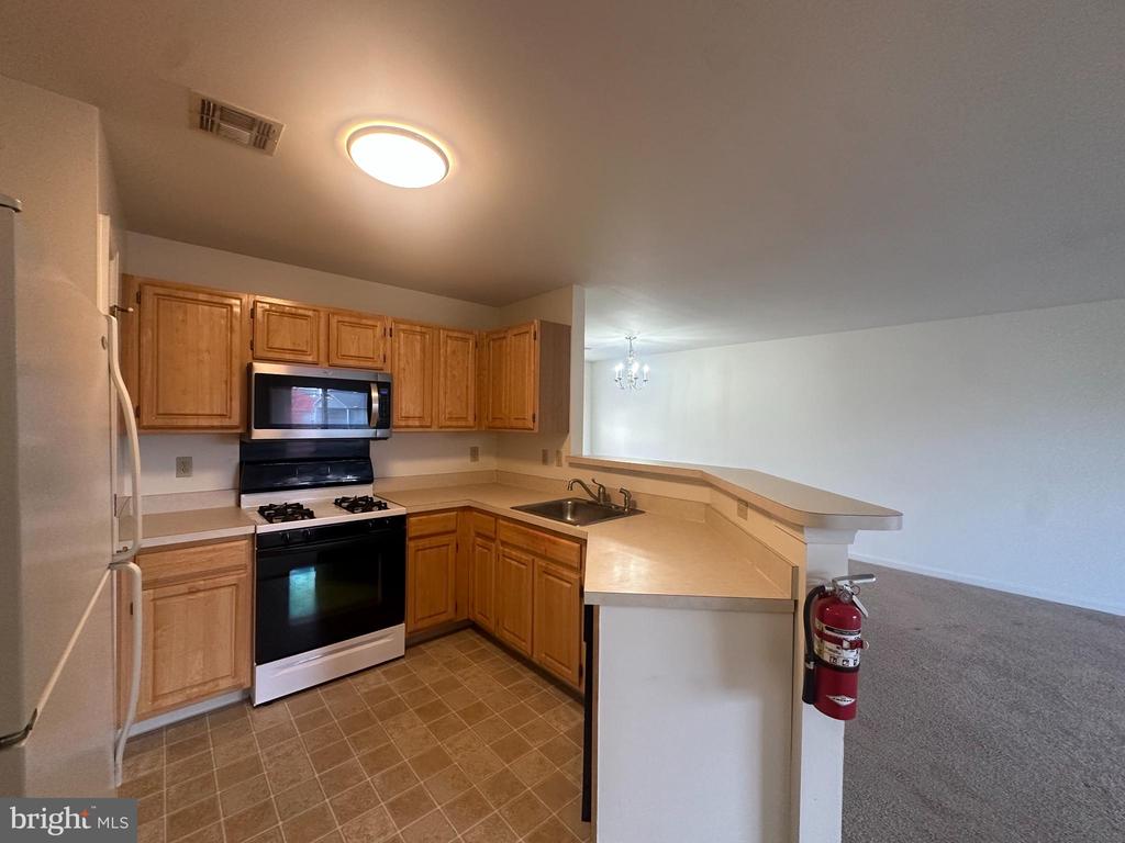 211 SPARROW ROAD