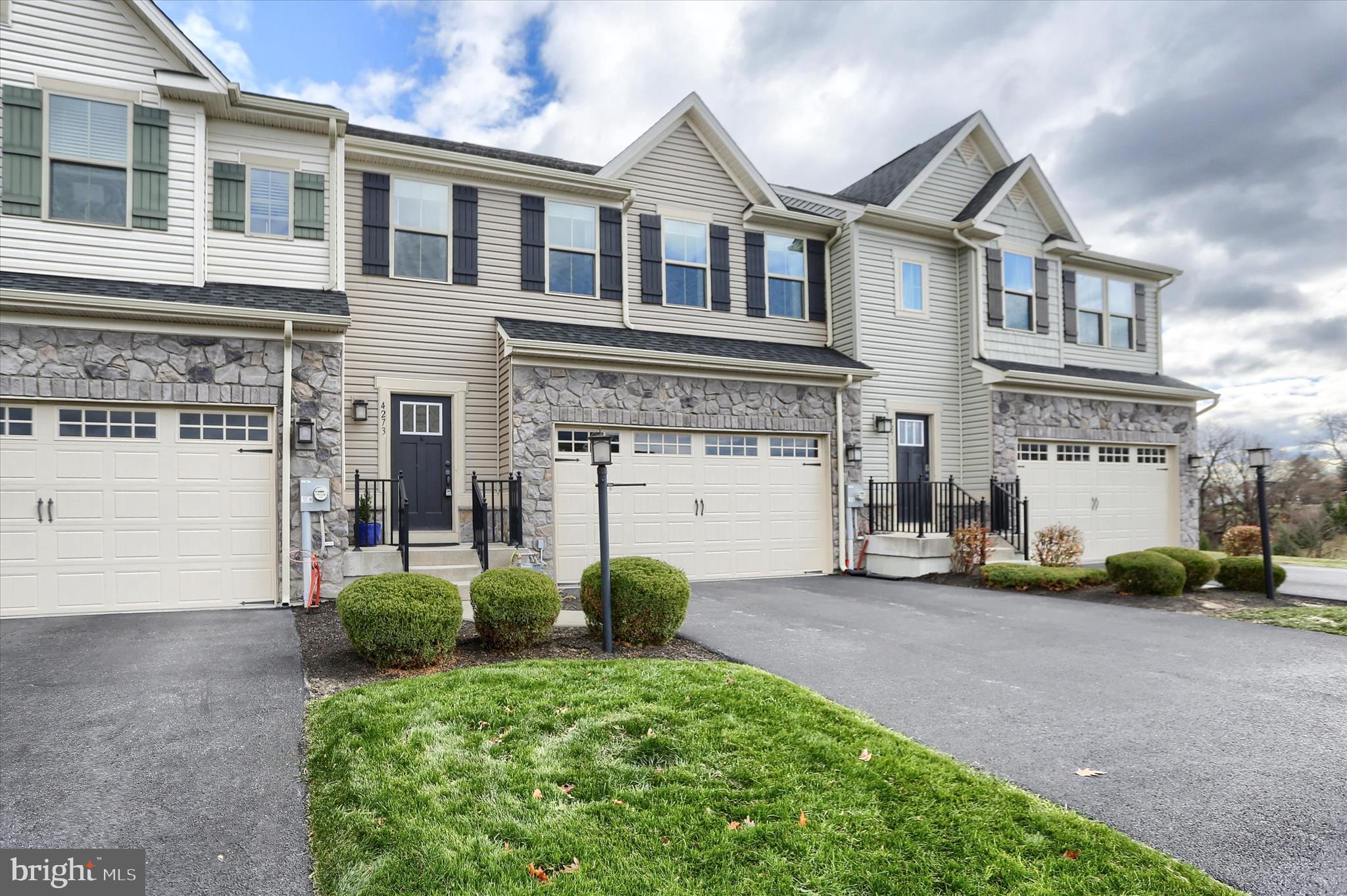 4273 SECRETARIAT STREET