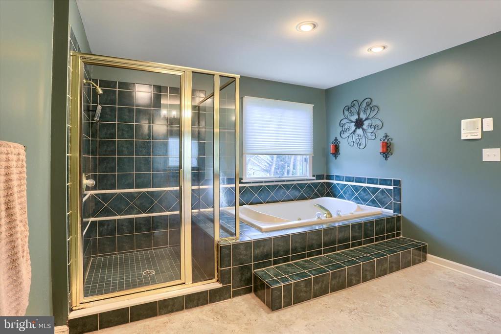 2068 DORAL DRIVE