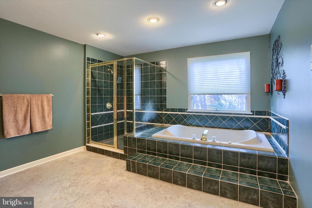 2068 DORAL DRIVE