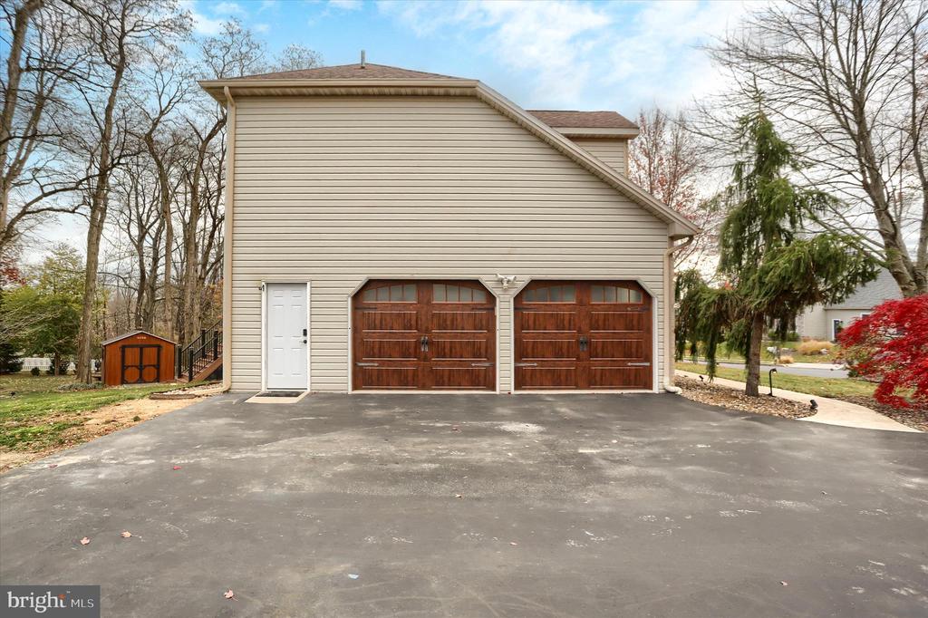 2068 DORAL DRIVE