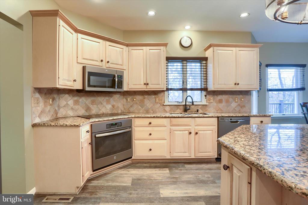 2068 DORAL DRIVE
