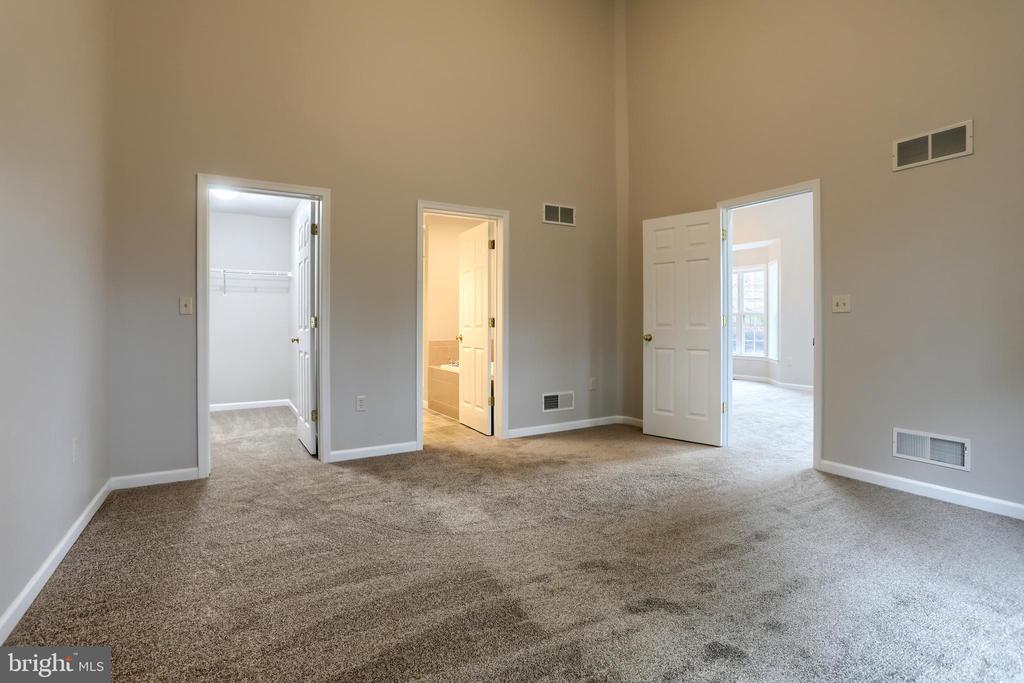 100 NEEDLEWOOD DRIVE
