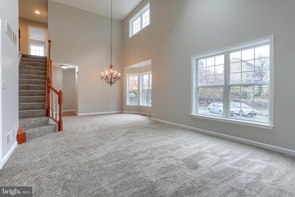 100 NEEDLEWOOD DRIVE