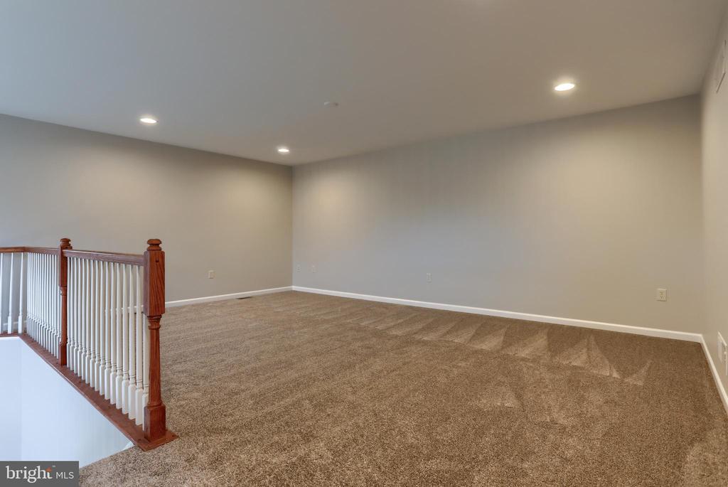 100 NEEDLEWOOD DRIVE