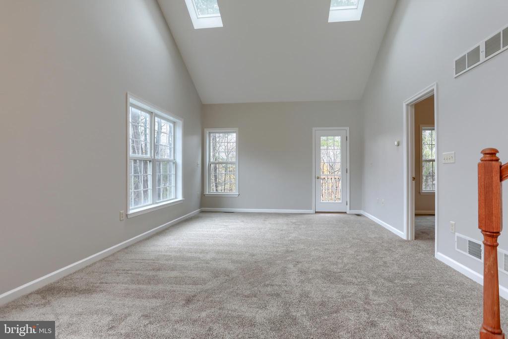 100 NEEDLEWOOD DRIVE
