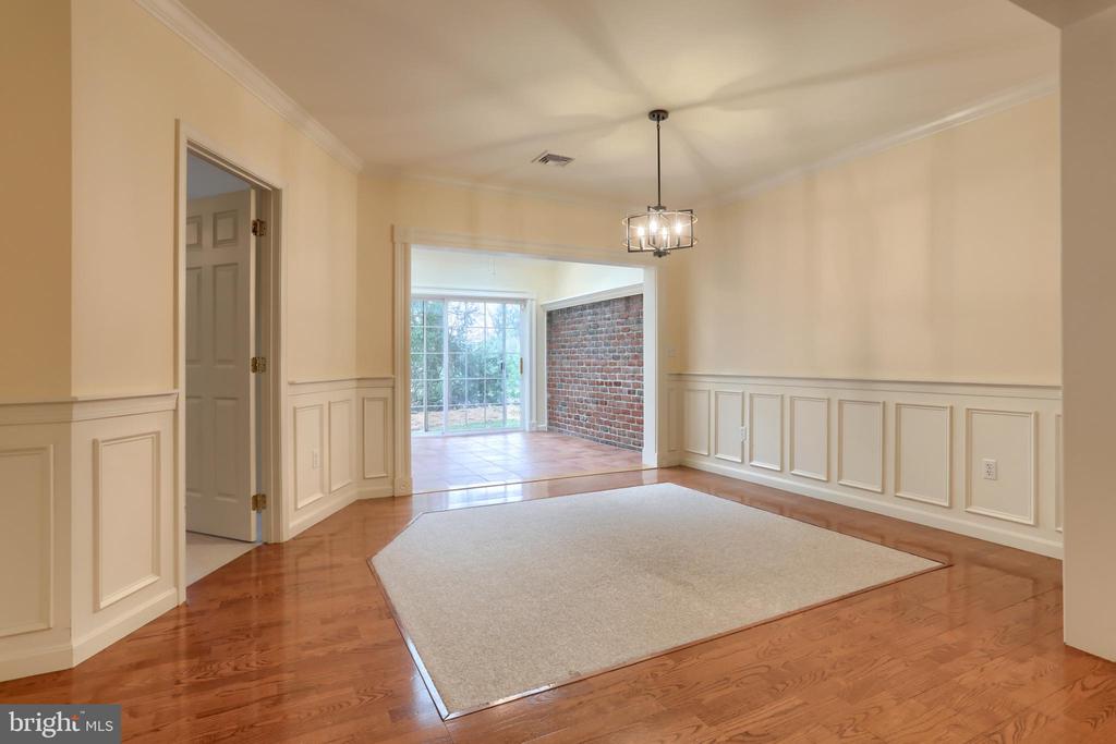 688 HEIDEN DRIVE