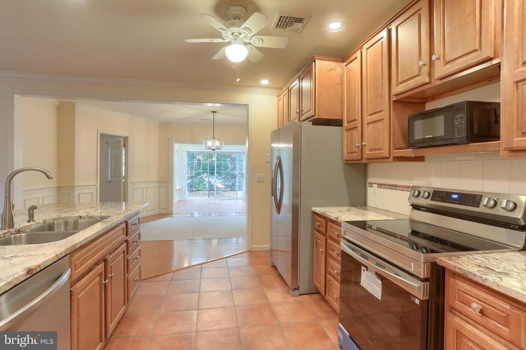 688 HEIDEN DRIVE