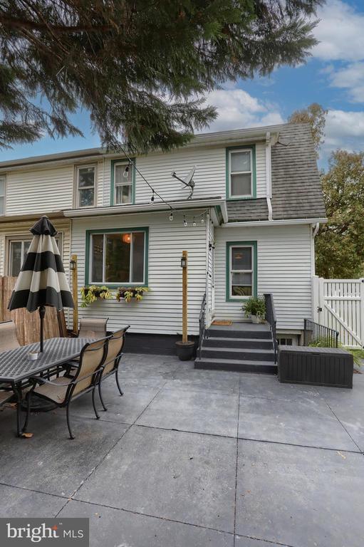 324 E AREBA AVENUE
