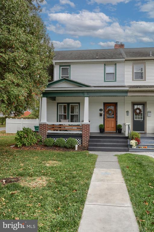 324 E AREBA AVENUE