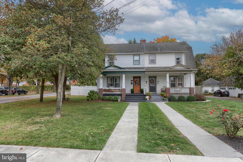 324 E AREBA AVENUE