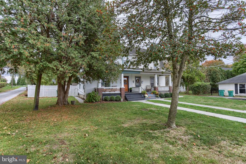 324 E AREBA AVENUE