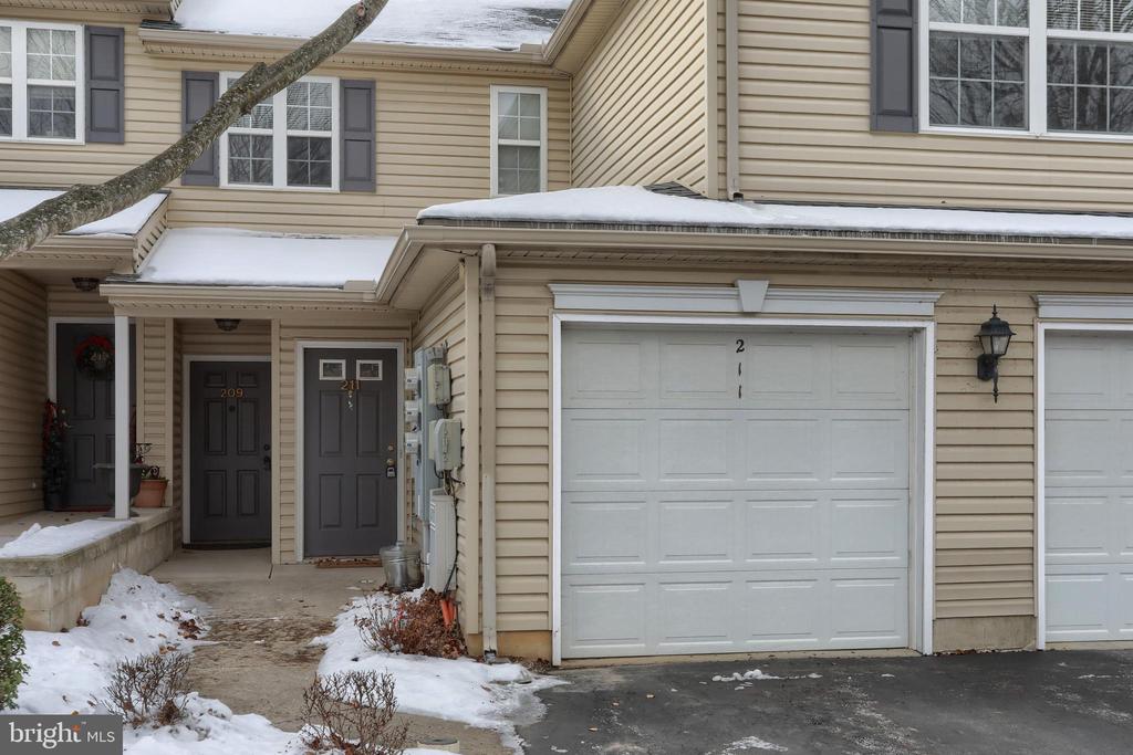 211 SPARROW ROAD