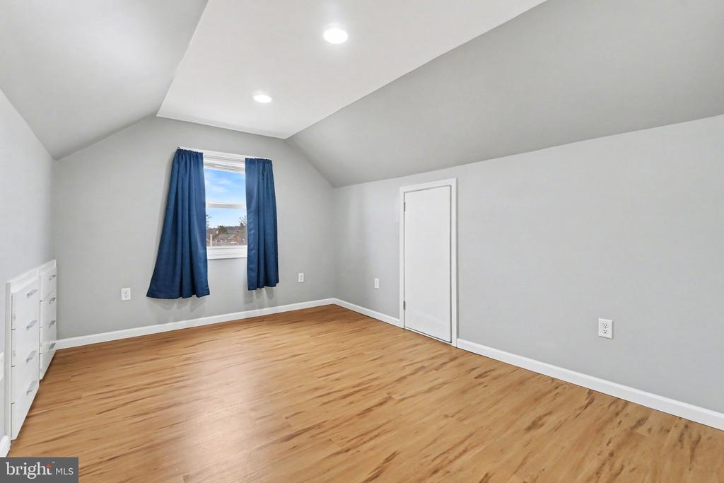315 E ROOSEVELT AVENUE
