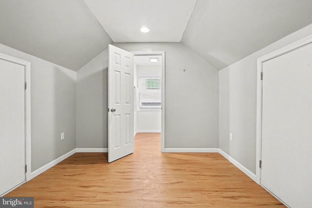 315 E ROOSEVELT AVENUE