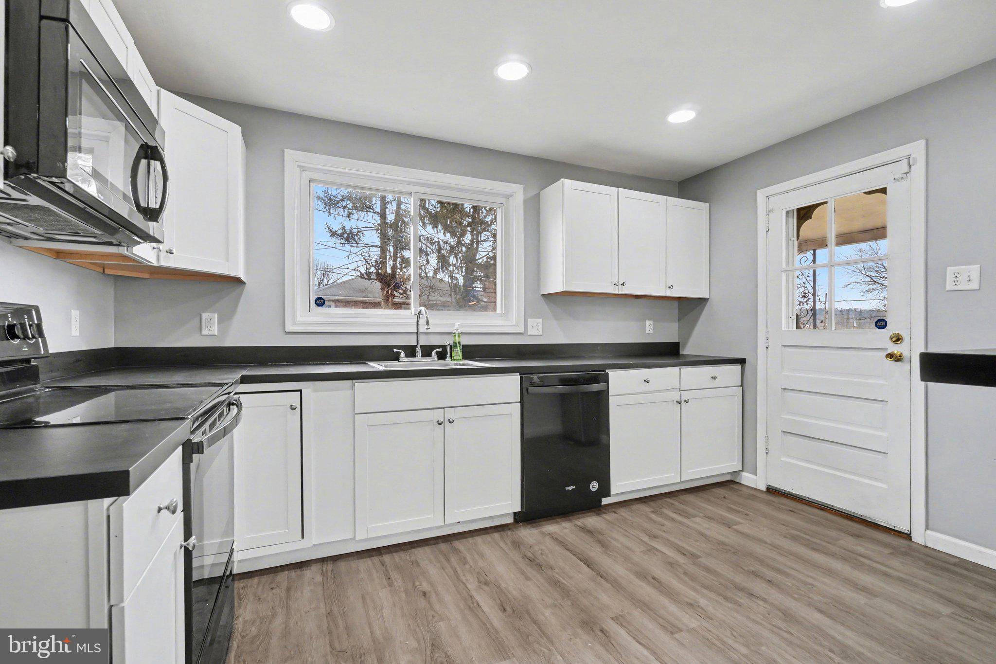 315 E ROOSEVELT AVENUE