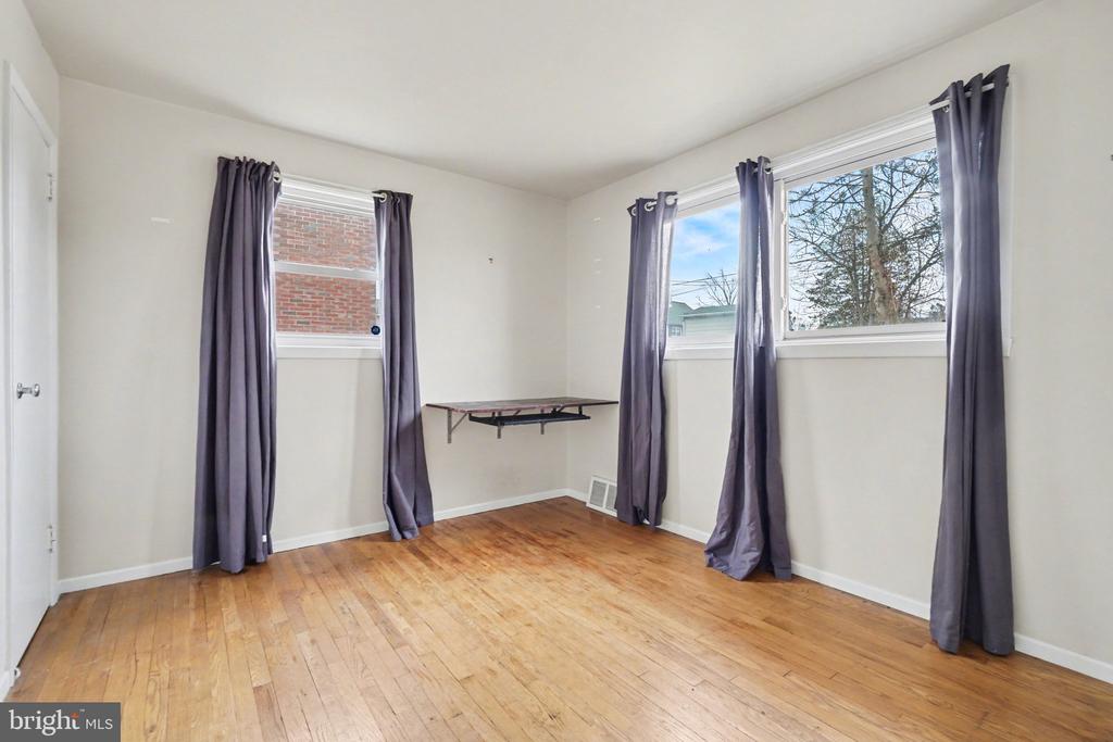 315 E ROOSEVELT AVENUE