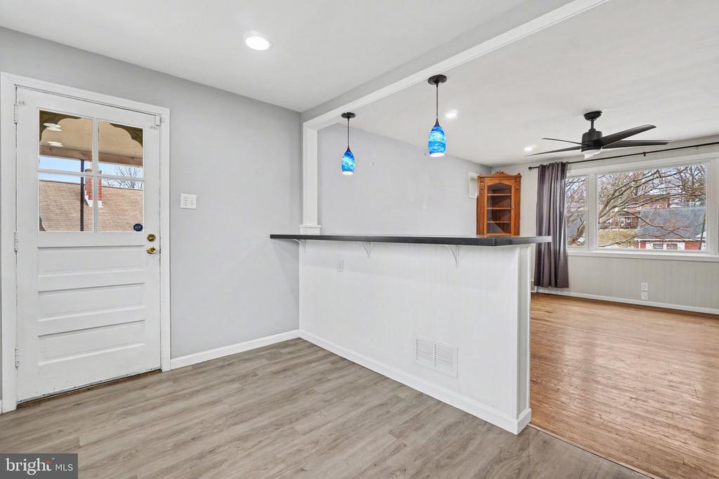 315 E ROOSEVELT AVENUE
