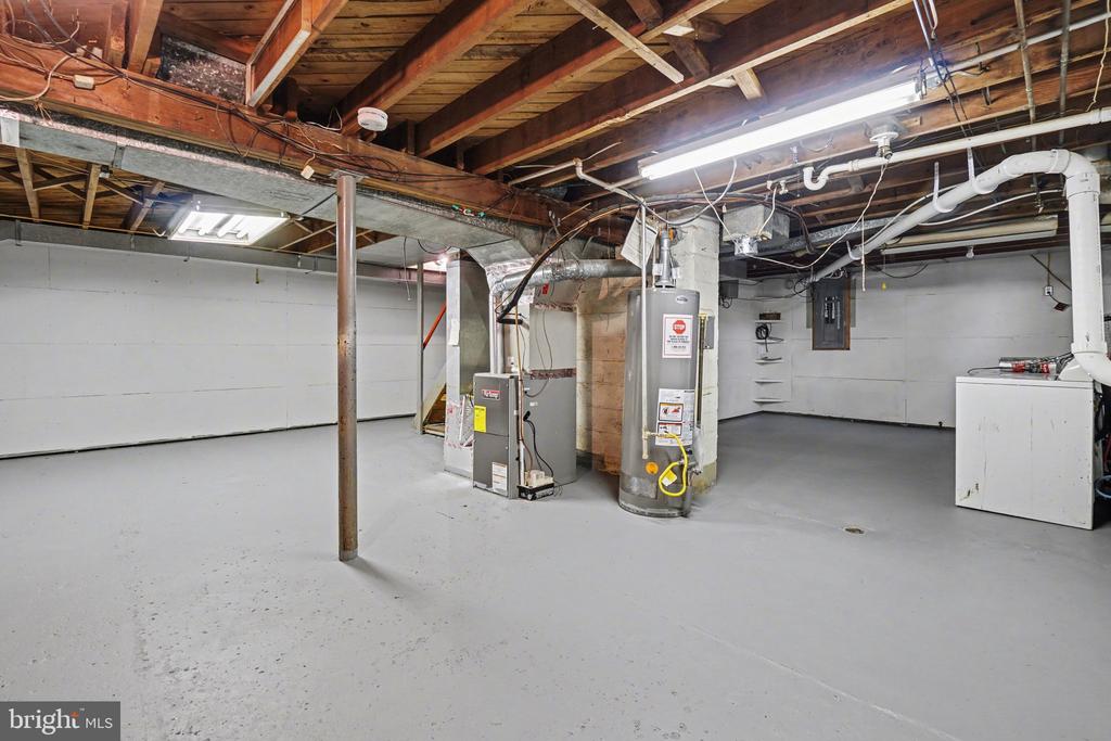 315 E ROOSEVELT AVENUE